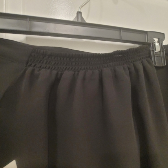 Clothing - Picture 4 of 4